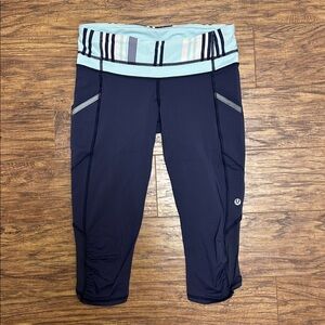 Lululemon Crop Leggings Blue Plum w/ Multicolored Waist Size 6
